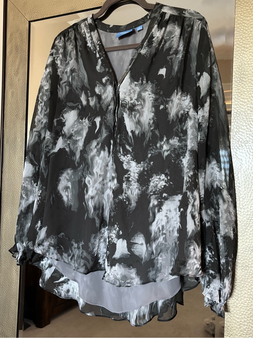 Simply Vera Vera Wang Black & White Marble-Print V-Neck Blouse